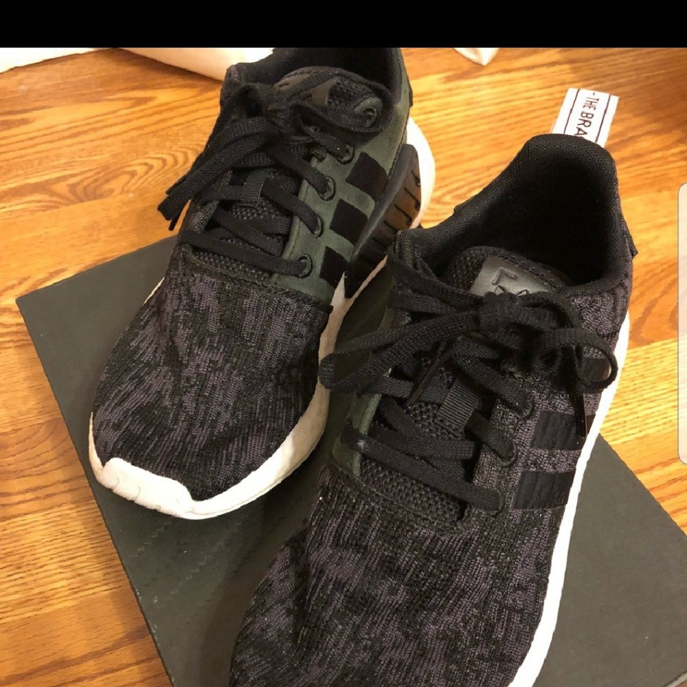 Adidas NMD R2 womens 7.5 shoes